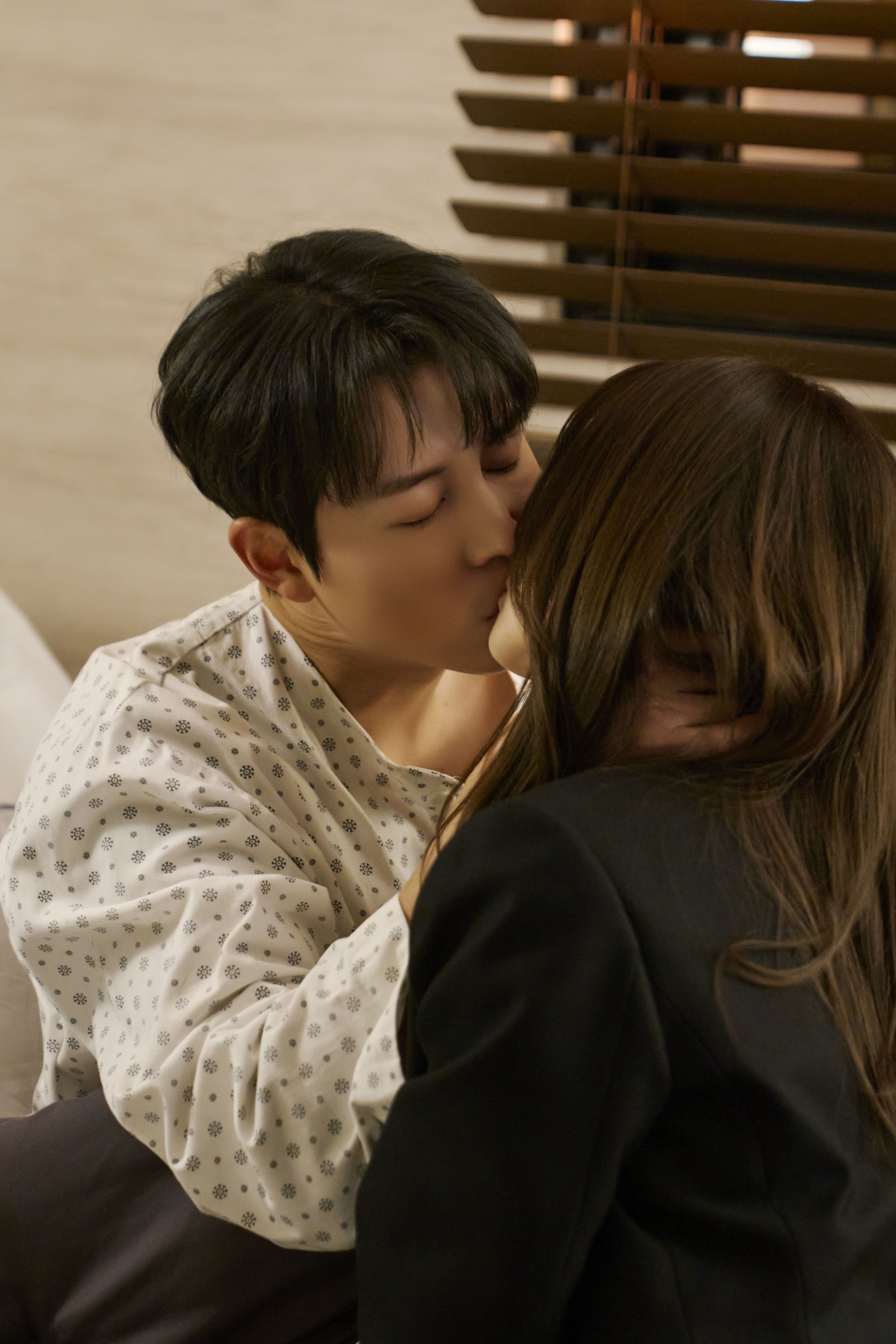 The Stolen First Husband 포토